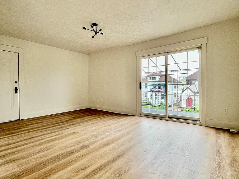 292 Hartwell Rd #2 — Photo 5