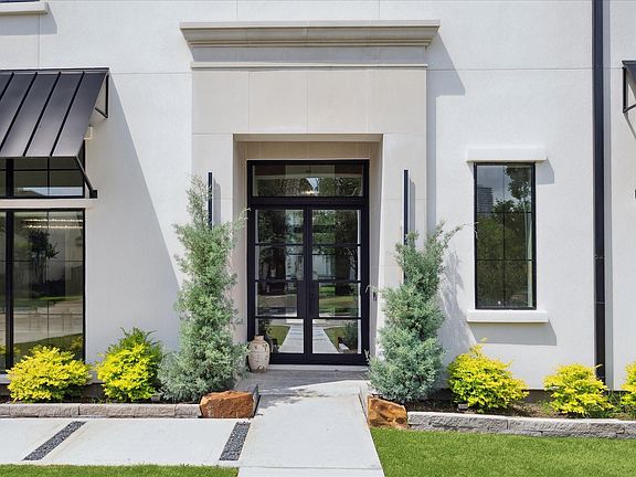 2nd image of 4002 Meadow Lake Ln