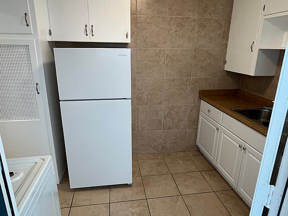 Kitchen - View from back door