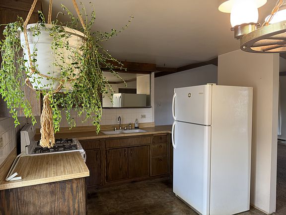 4th image of 435 Warren St #1