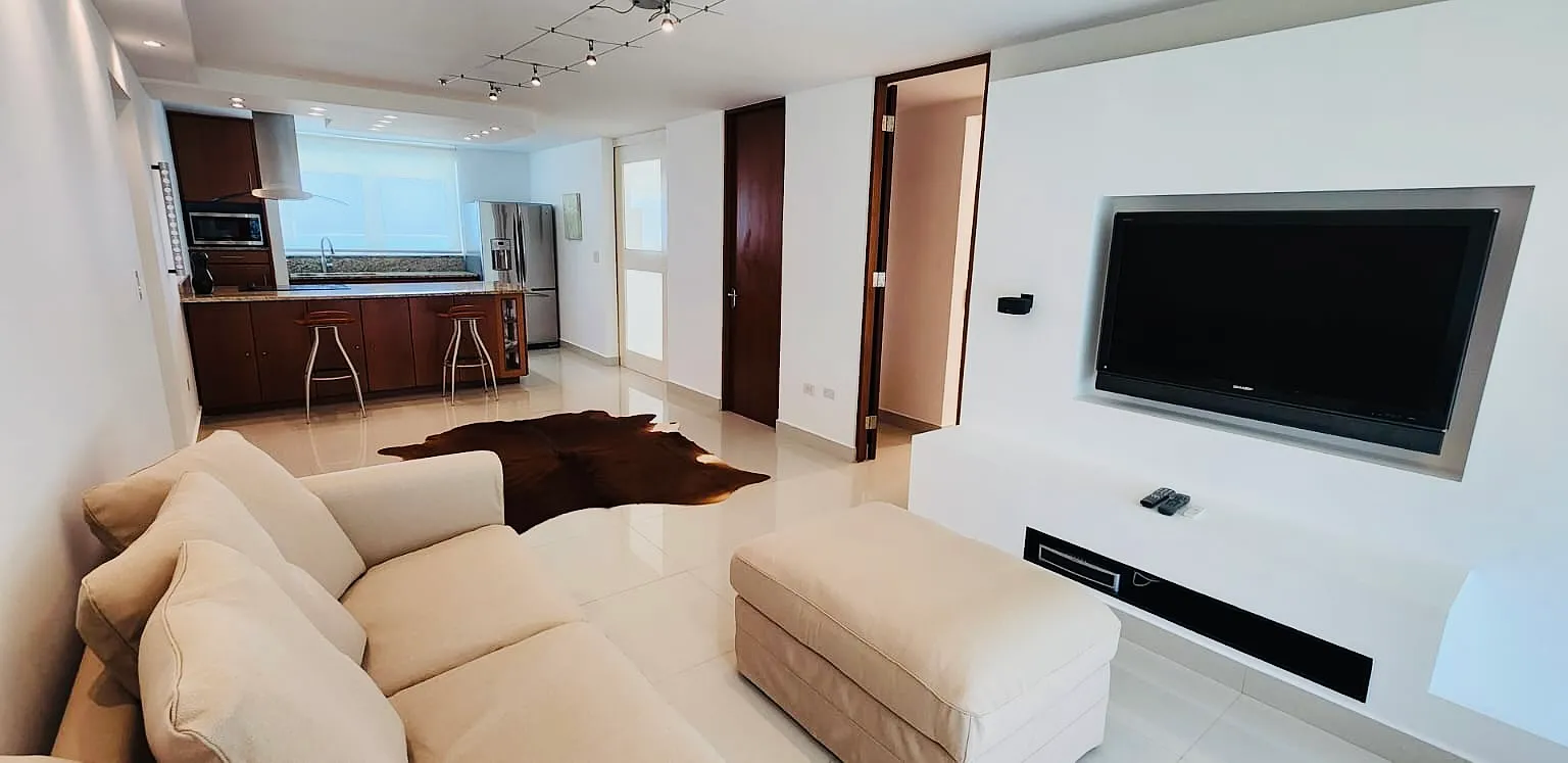2 bed, 900 sqft, $3,450 — Photo 1