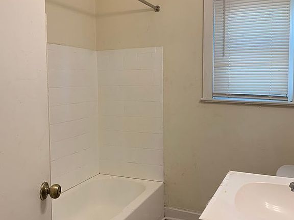 4th image of 2610 Munson Pl APT 1