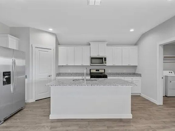4th image of 2609 Republic Ave