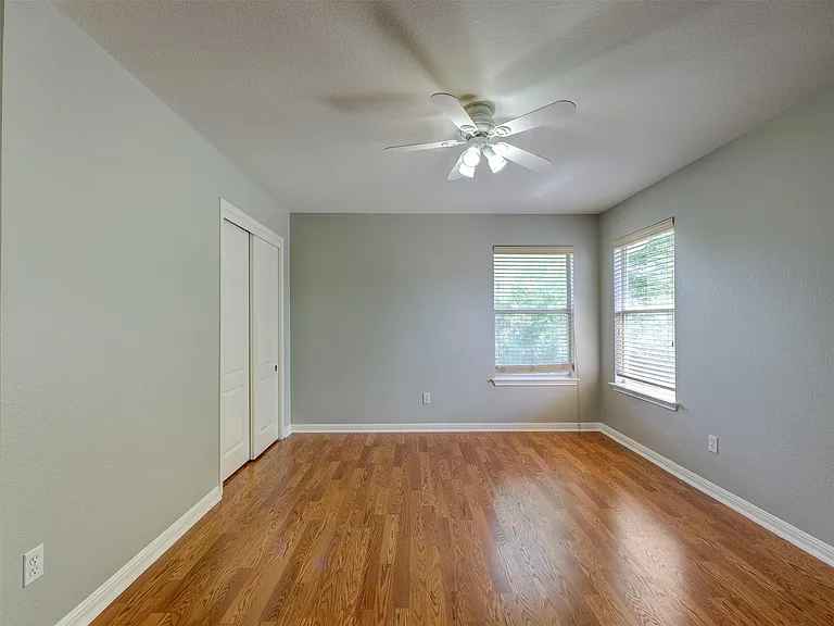 1554 Homewood Cir — Photo 28