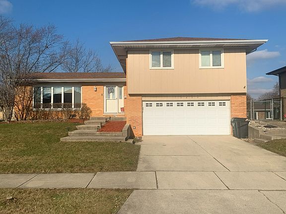 3rd image of 15258 Pine Dr