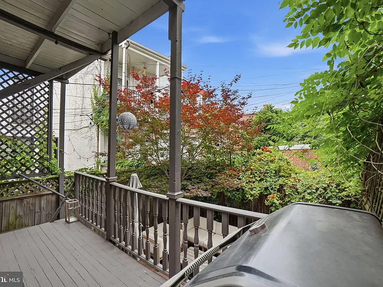 210 8th St SE — Photo 36