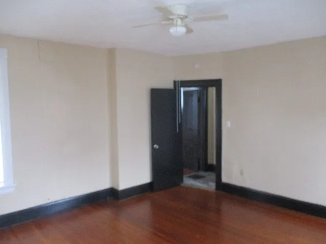 1552 Saint Clair St — Photo 4