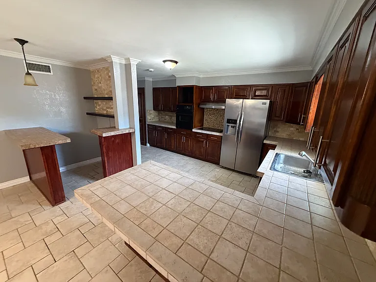 609 S Plains Park Dr — Photo 12