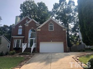 401 Fincastle Dr, Cary, NC 27513