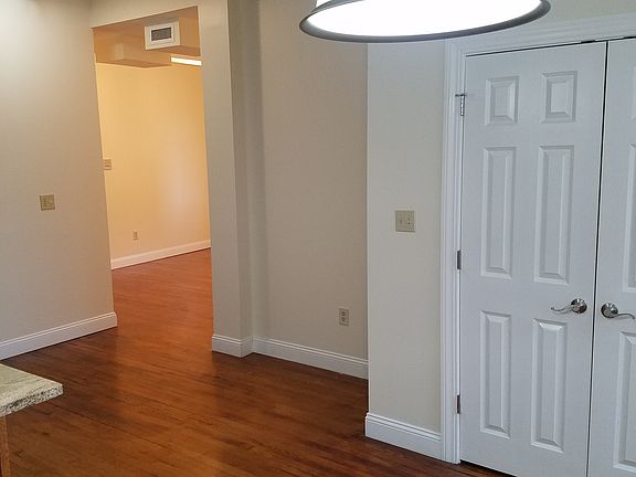 4th image of 23 N Pearl St