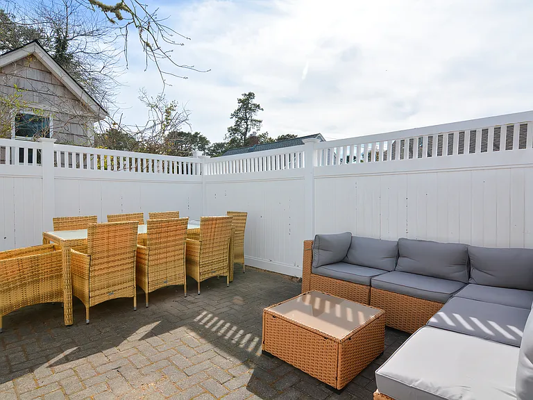 Ferncliff Rd — Photo 10