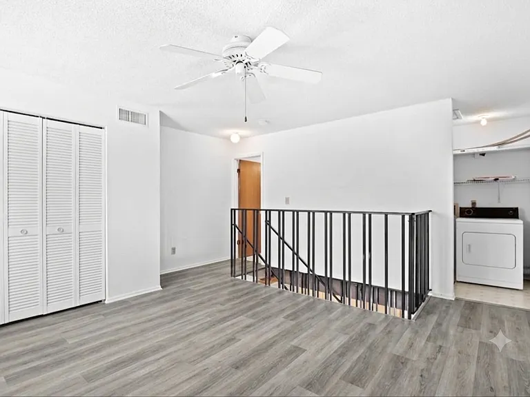4618 Overlook Dr NE — Photo 4