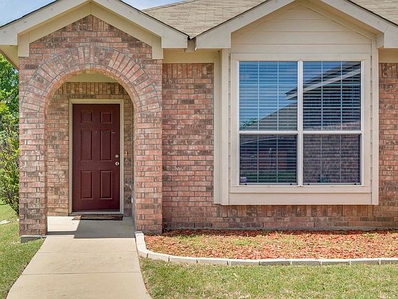 2nd image of 2724 Wakecrest Dr