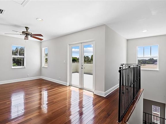 4th image of 1301 SW 8th Ave #1