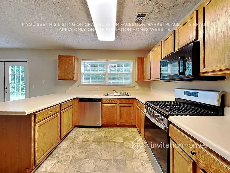311 Westminster Dr — Photo 12