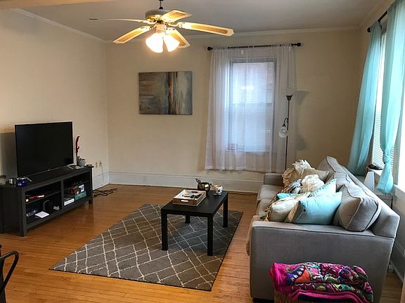 3rd image of 1090 Beacon St APT 1C