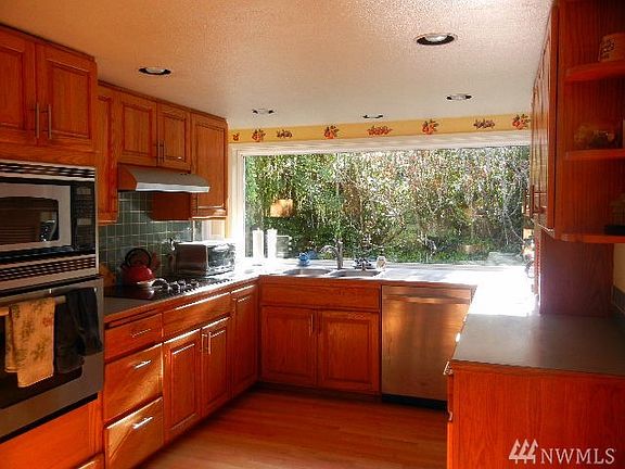 2nd image of 8170 SE Haida Dr