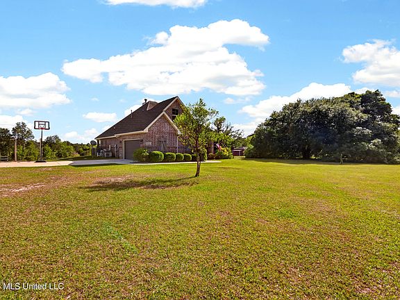 4th image of 22181 Lorene Rd