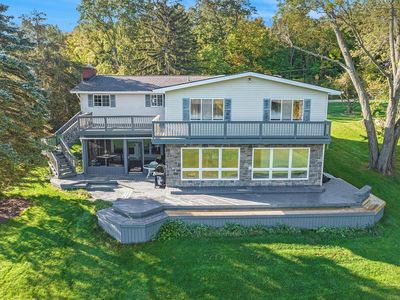 7550 Ledgewood Dr, Fenton, MI, 48430
