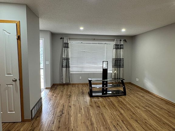 5th image of 671 Taradale Dr NE