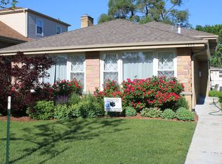 7062 N Hamlin Ave, Lincolnwood, IL 60712