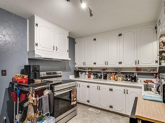 4th image of 314 E Jarman Dr