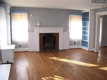 2nd image of 513 E Washington St