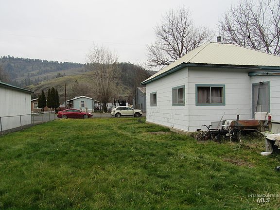 4th image of 317 Esther St