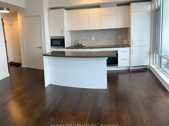 2nd image of 21 Widmer St #1206