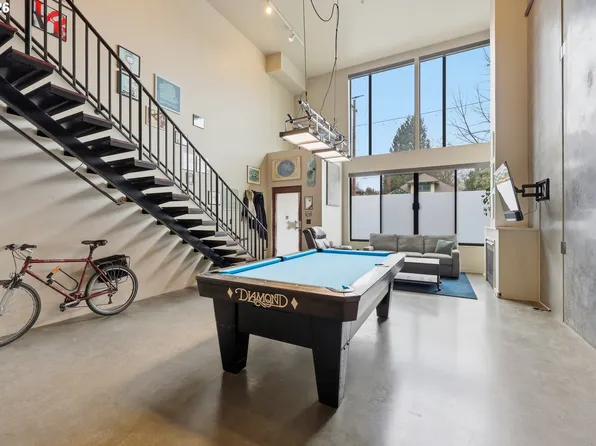 4426 SE Hawthorne Blvd #102, Portland, OR 97215