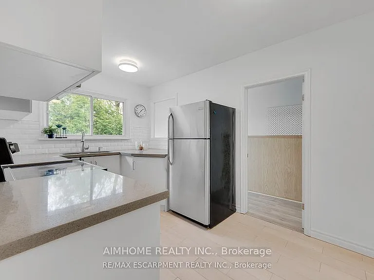 2076 Constance Dr — Photo 19