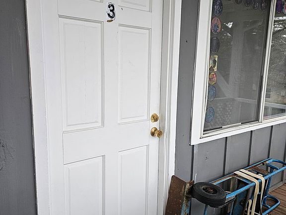 2nd image of 13955 Lakeshore Dr #3