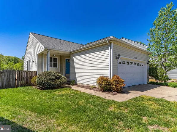 45525 Coosan Ct, Great Mills, MD 20634