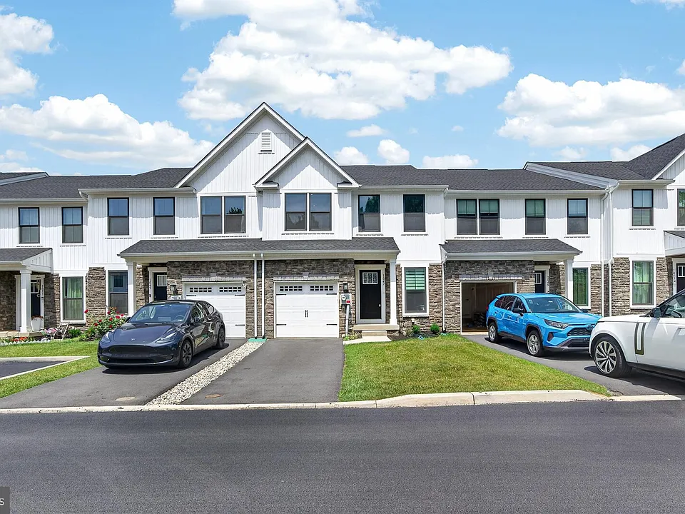1047 Watson Ct