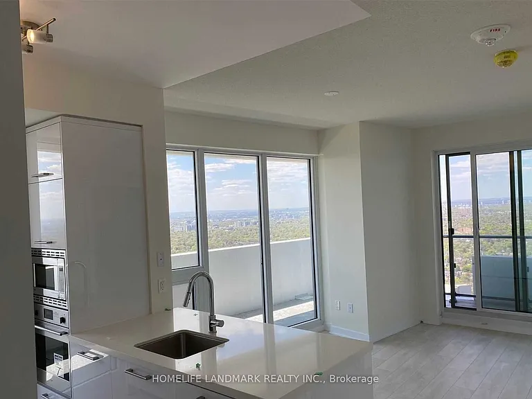 2221 Yonge St #5009 — Photo 13