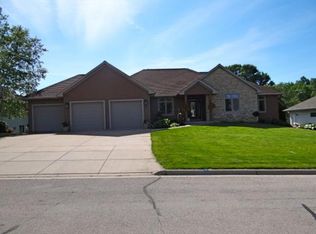 1525 Belle Plane Cir, Green Bay, WI 54313