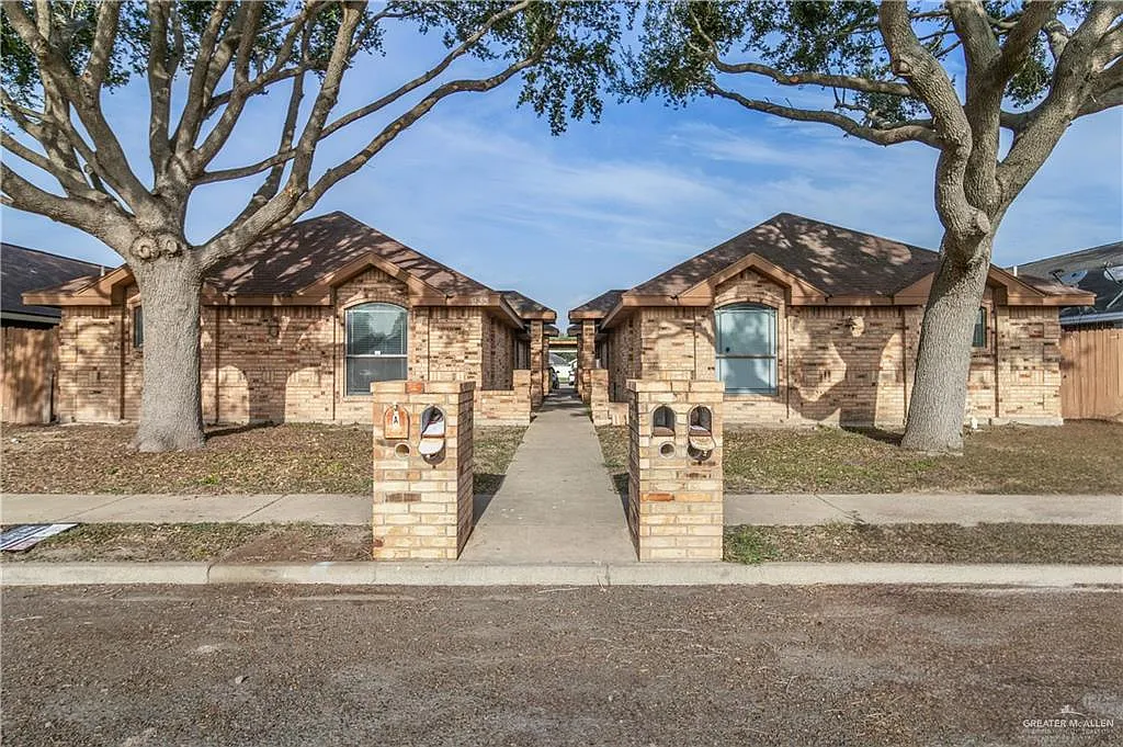 933 English Ave — Photo 1
