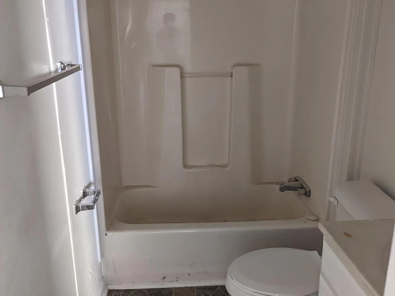 2304 Bell Ave — Photo 4