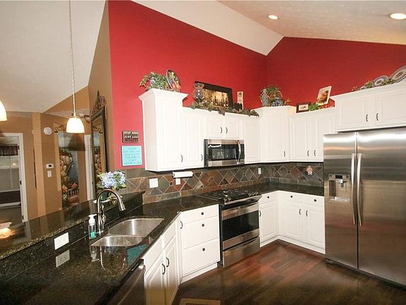 3rd image of 7350 Lake Lakota Pl