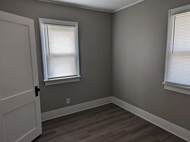 538 Sherman Ave — Photo 9