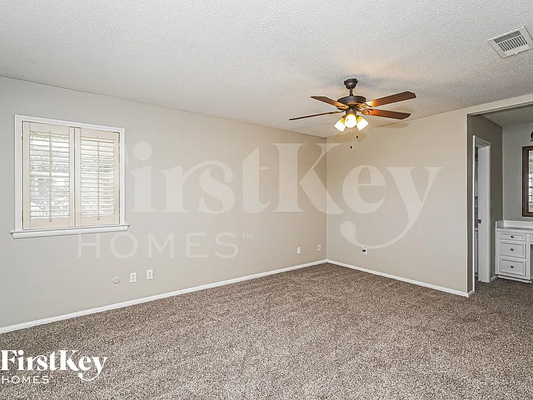 1424 Wreyhill Dr — Photo 11