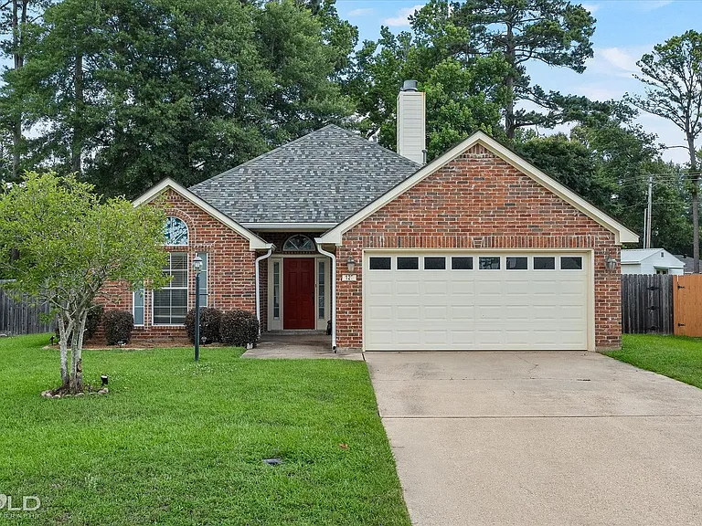 126 Satinwood Cir — Photo 2