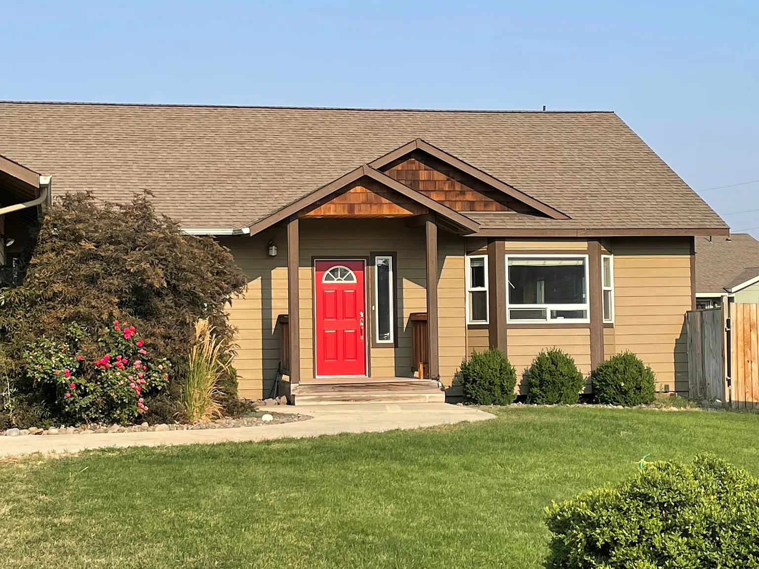 5 bed, 2200 sqft, $2,900 — Photo 1
