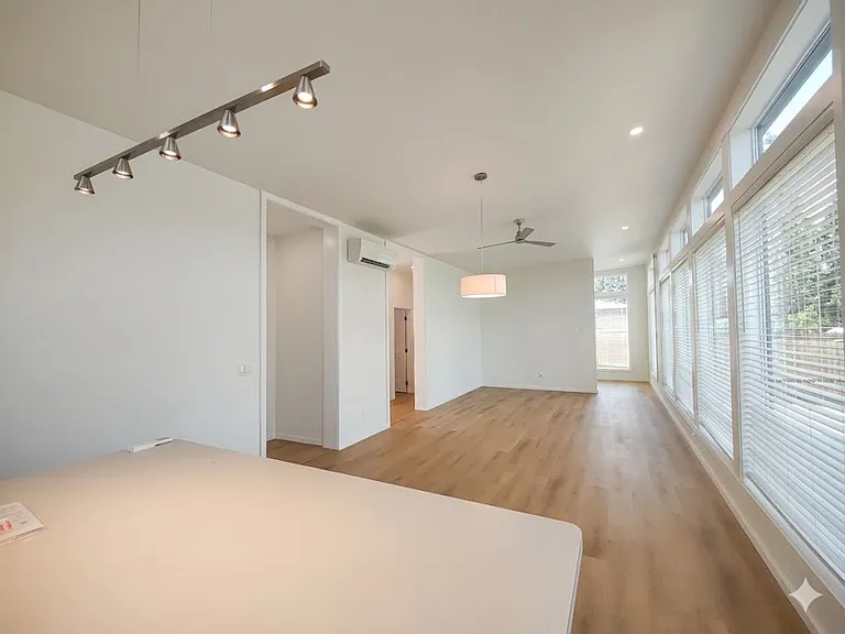 746 NE Revere Ave — Photo 15