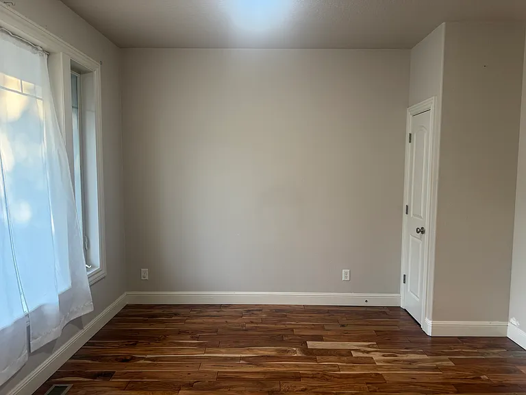 2288 Hollywood Dr NE — Photo 3
