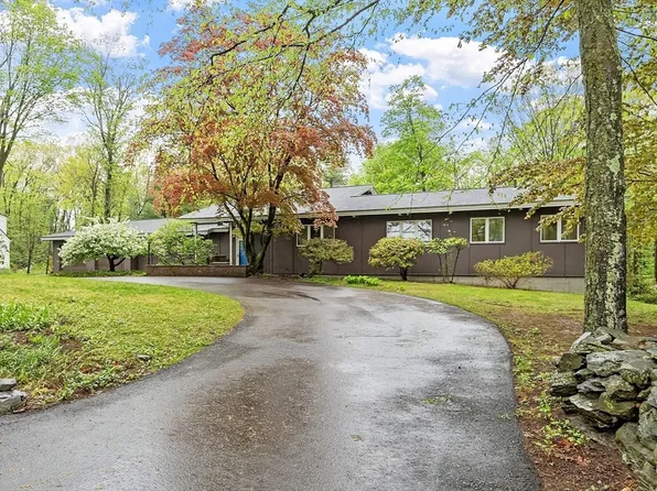 146 Harvard St, Leominster, MA 01453