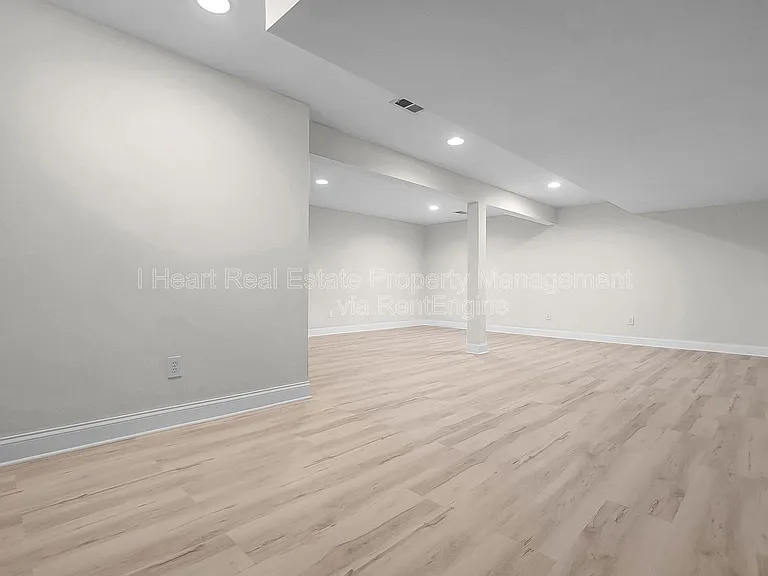9580 Mission Dr — Photo 30
