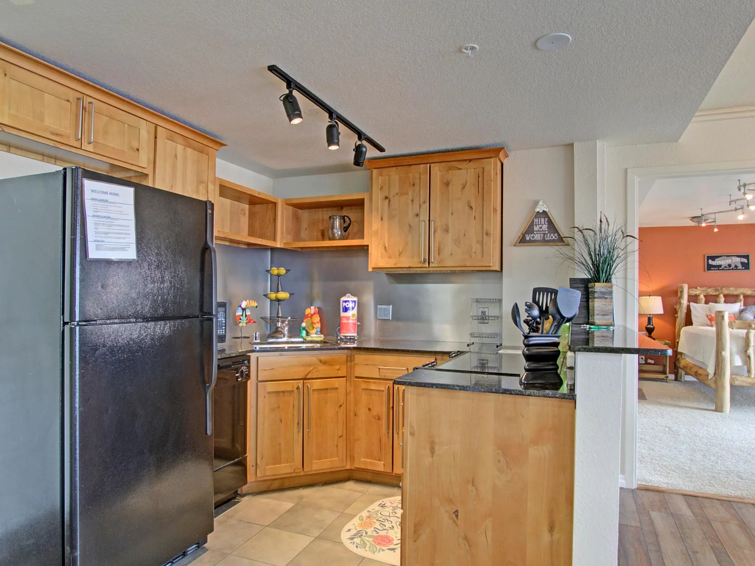 1 bed, 980 sqft, $2,700 — Photo 2