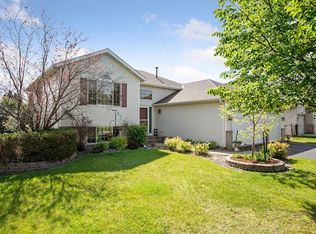 3275 White Oaks Ln, Woodbury, MN 55125