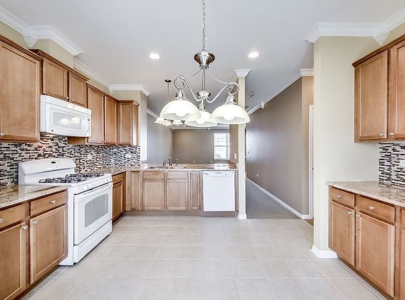 5th image of 2607 Camberley Cir